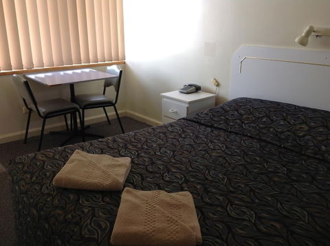 Grand Central Motel - Holiday Sunshine Coast 5
