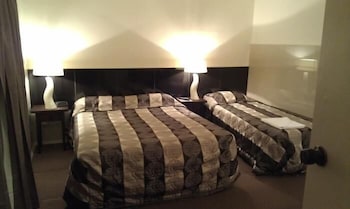 Avalon Motel - Holiday Sunshine Coast 6