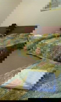 Avalon Motel - Holiday Sunshine Coast 0