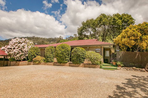 Allamar Motor Inn Motel - Holiday Sunshine Coast 5