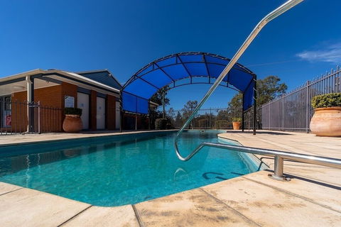 Albert Motel - Holiday Sunshine Coast 0