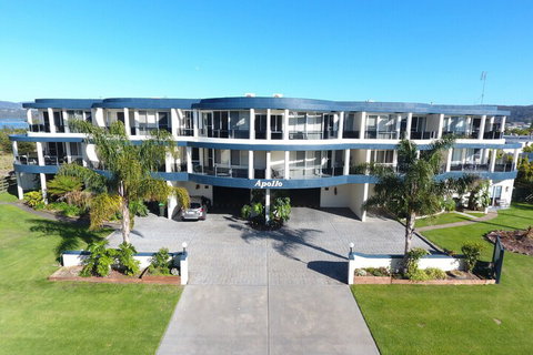 Apollo Apartments - Holiday Sunshine Coast 1