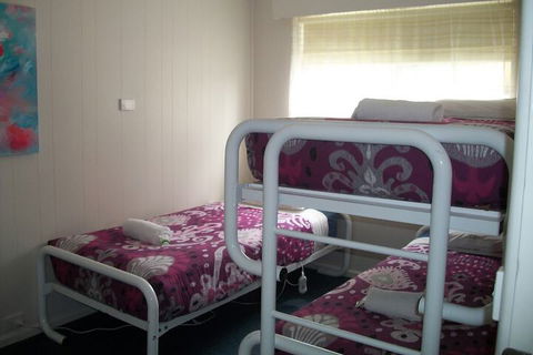 Top Of The Lake Units - Holiday Sunshine Coast 7