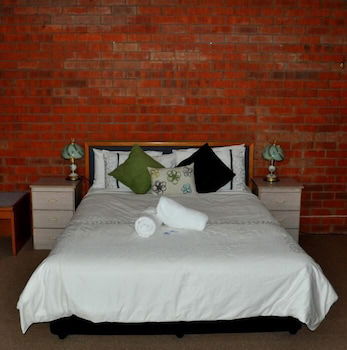 Merrijig Motor Inn Resort - Sunshine Coast Tourism 2