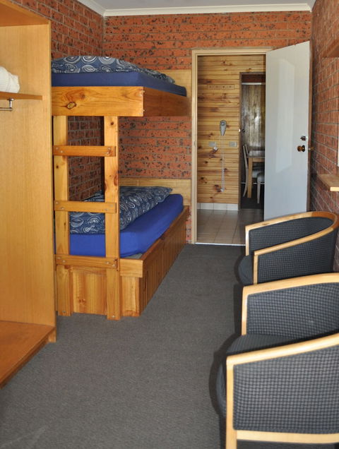 Merrijig Motor Inn Resort - Sunshine Coast Tourism 3