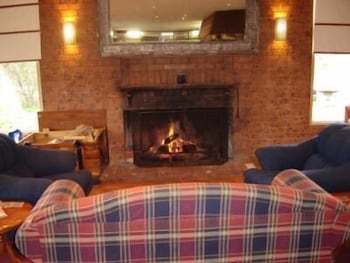 Merrijig Motor Inn Resort - Sunshine Coast Tourism 0