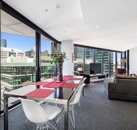 Docklands Executive Apartments - Holiday Sunshine Coast