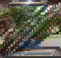 Caves House Hotel and Apartments - Sunshine Coast Tourism