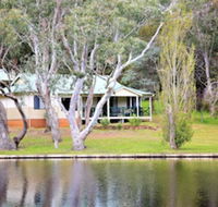 Bushy Lake Chalets - Holiday Sunshine Coast