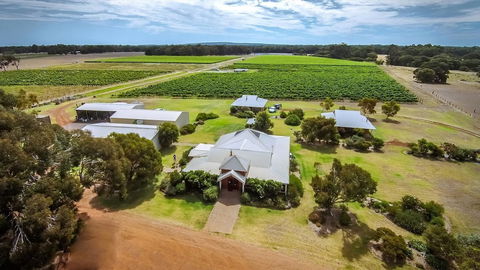 Adinfern Estate - Holiday Sunshine Coast 6