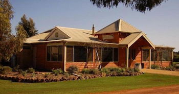Adinfern Estate - Holiday Sunshine Coast 0