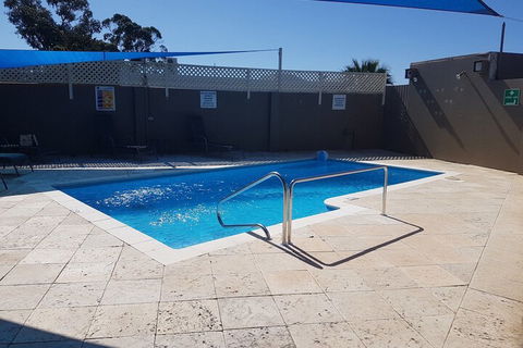 Foreshore Motel - Holiday Sunshine Coast 1