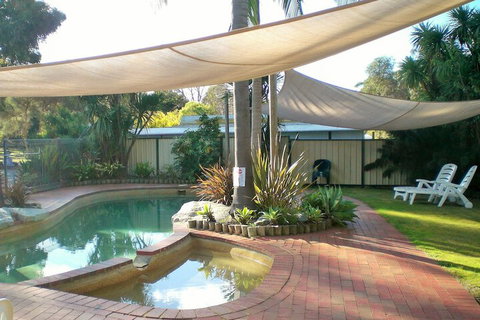 Mallacoota's Shady Gully Caravan Park - Holiday Sunshine Coast 4