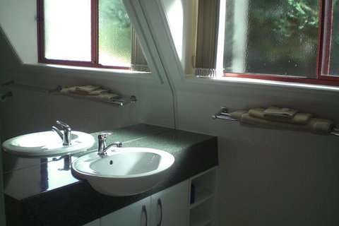 Mallacoota's Shady Gully Caravan Park - Holiday Sunshine Coast 6