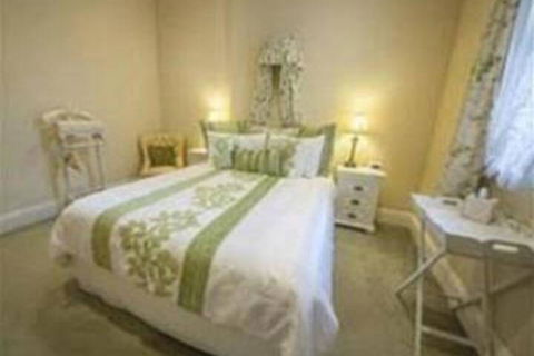 The Old George & Dragon Guesthouse - Sunshine Coast Tourism 4