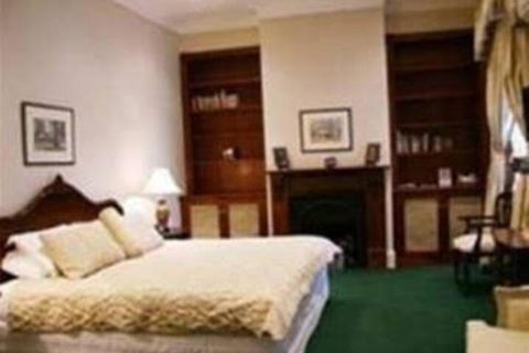 The Old George & Dragon Guesthouse - Sunshine Coast Tourism 3