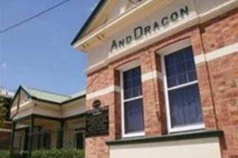 The Old George & Dragon Guesthouse - Sunshine Coast Tourism 6