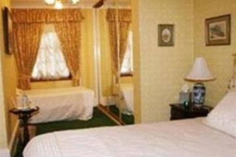The Old George & Dragon Guesthouse - Sunshine Coast Tourism 0