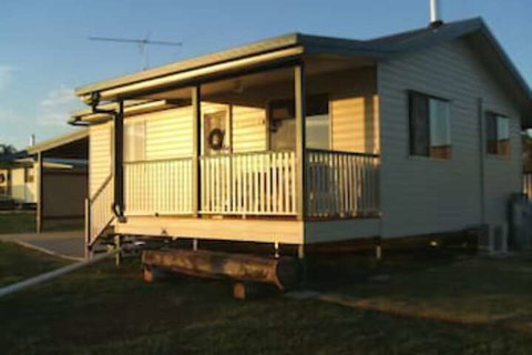 Lee Farm Stay Cottages - Holiday Sunshine Coast 0