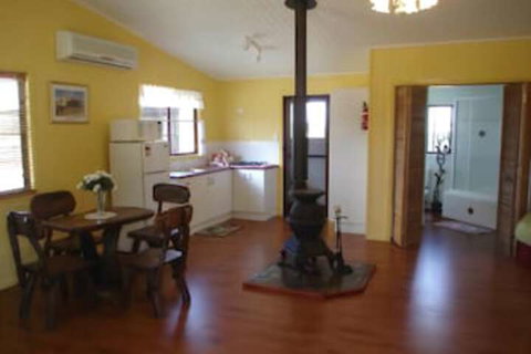 Lee Farm Stay Cottages - Holiday Sunshine Coast 7