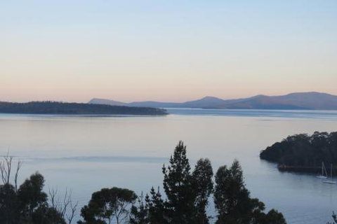 Bruny Vista Cabin - Holiday Sunshine Coast 4