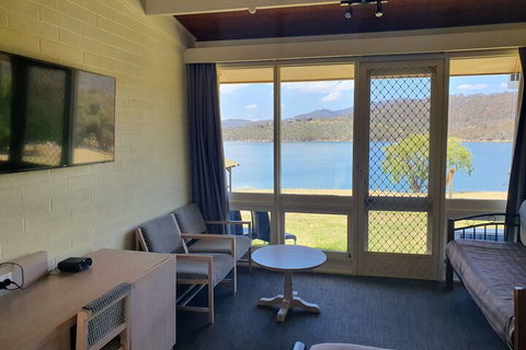 Lake Jindabyne Hotel - Holiday Sunshine Coast 7