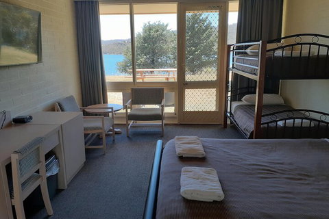 Lake Jindabyne Hotel - Holiday Sunshine Coast 4