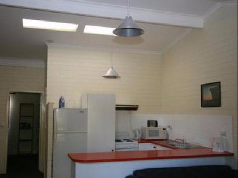 Alpha Centauri 8 Budget Jindabyne Holiday Apartment - Holiday Sunshine Coast 2