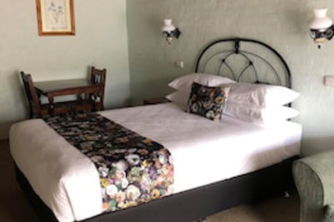 Olde Horsham Motor Inn - Holiday Sunshine Coast 0