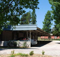 Holbrook Settlers Motel - Holiday Sunshine Coast