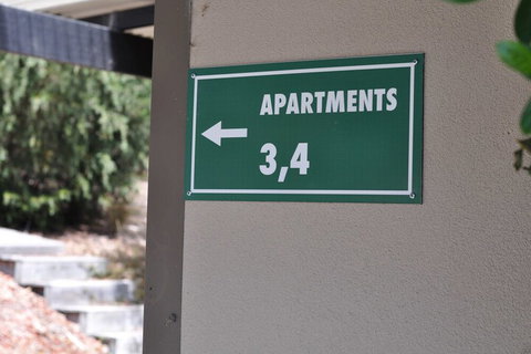 Oyster Cove Chalet - Holiday Sunshine Coast 1