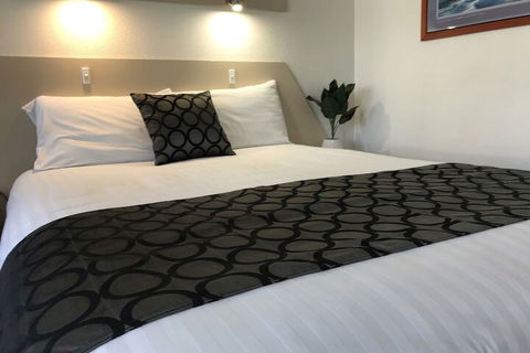 Cobb Inlander Motel - Sunshine Coast Tourism 6
