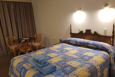 Cobb Inlander Motel - Sunshine Coast Tourism 7