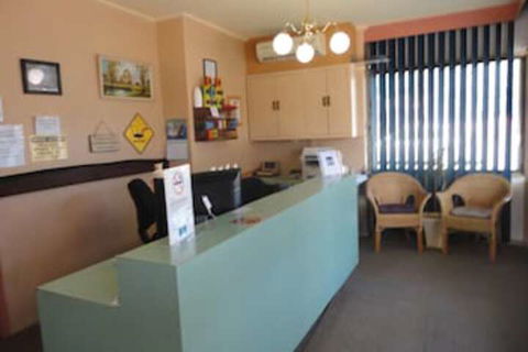 Cobb Inlander Motel - Sunshine Coast Tourism 3