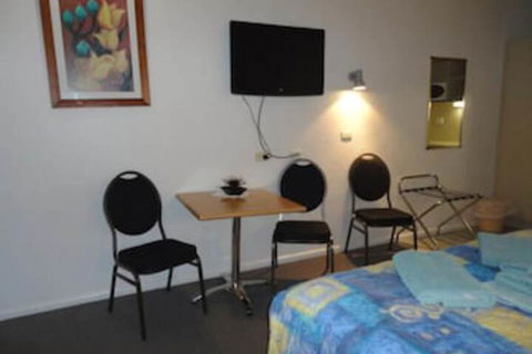 Cobb Inlander Motel - Sunshine Coast Tourism 4
