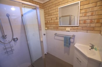 Esperance Beachfront Resort - Sunshine Coast Tourism 3