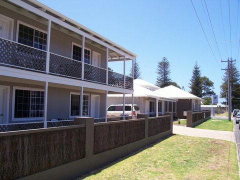 Clearwater Motel Apartments - Holiday Sunshine Coast 0