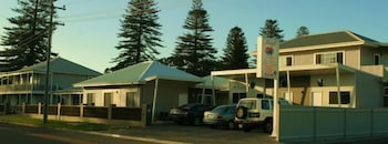 Clearwater Motel Apartments - Holiday Sunshine Coast 1