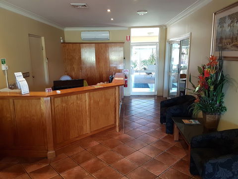 Emerald Explorers Inn - Sunshine Coast Tourism 5