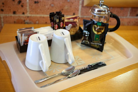 Akuna Motor Inn And Apartments - Holiday Sunshine Coast 5