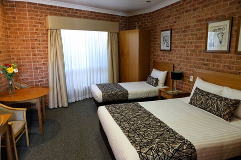 Akuna Motor Inn And Apartments - Holiday Sunshine Coast 2