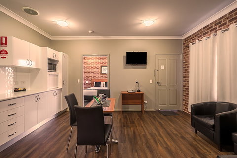 Akuna Motor Inn And Apartments - Holiday Sunshine Coast 6