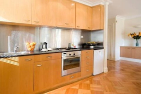 Lakeside Suites 1 - Sunshine Coast Tourism 6