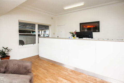 Cowra Motor Inn - Sunshine Coast Tourism 7