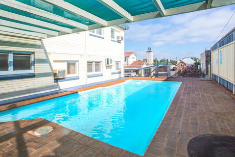 Cowra Motor Inn - Sunshine Coast Tourism 2