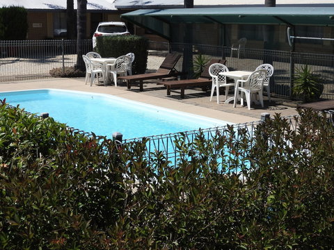 Lone Pine Motel - Corowa - Holiday Sunshine Coast 1