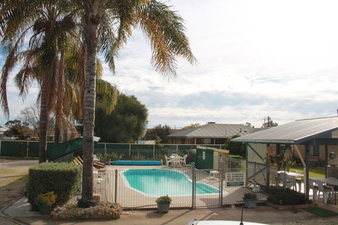 Lone Pine Motel - Corowa - Holiday Sunshine Coast 2