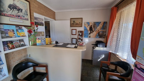 Lone Pine Motel - Corowa - Holiday Sunshine Coast 3