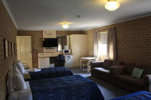 Grand Manor Motor Inn - Queanbeyan - Holiday Sunshine Coast 6