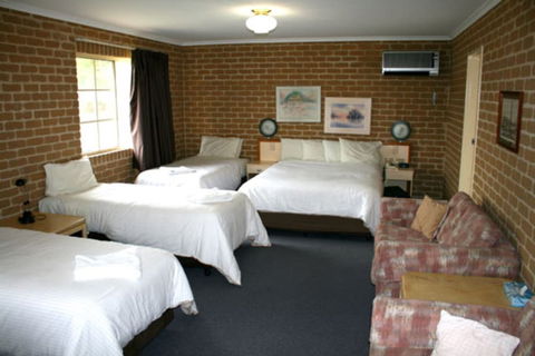 Grand Manor Motor Inn - Queanbeyan - Holiday Sunshine Coast 5